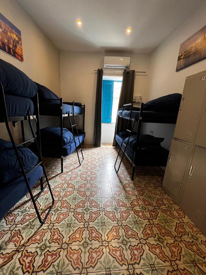 Bookarest Malta Хостел Сент Джулианс
